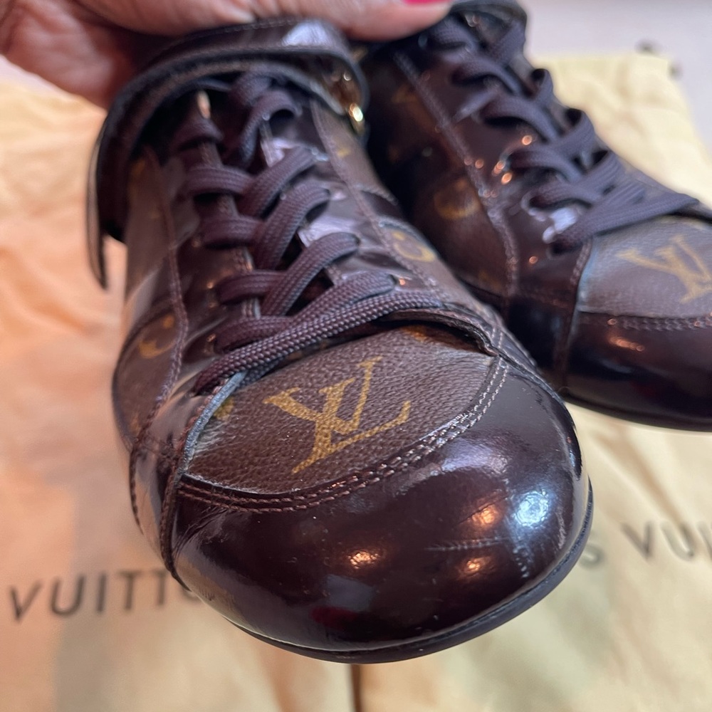 Authentic Louis Vuitton monogram Globe Trotter Brown Sneakers - Picture 6 of 9